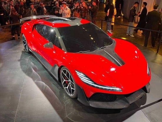 追觅发布三款电动车：超跑零百 1.8 秒，SUV 首发 60Ah 全固态电池，火箭概念版亮相